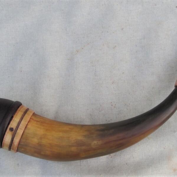 Large 18th Century powder horn