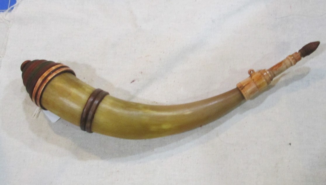 Large 18th Century powder horn